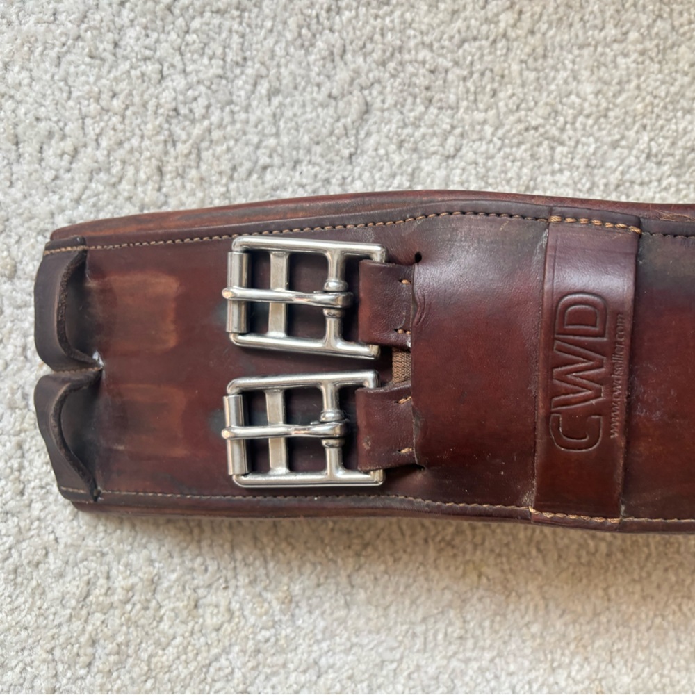 CWD Short Leather Anatomical Girth 28” / 70 cm - Picture 3 of 8